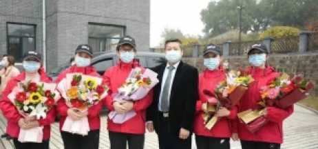 “白衣執甲，遼藏情深”葫蘆島市第二人民醫院舉行戰“疫”英雄凱旋歡迎儀式